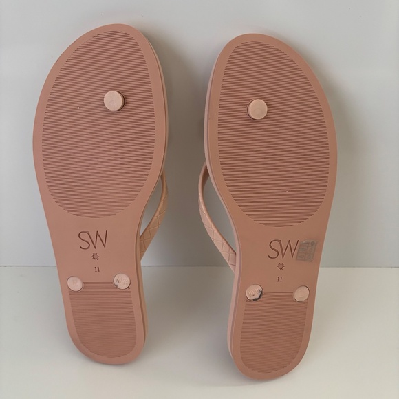 STUART WEITZMAN Embossed Flip Flop In Poudre - Picture 7 of 13